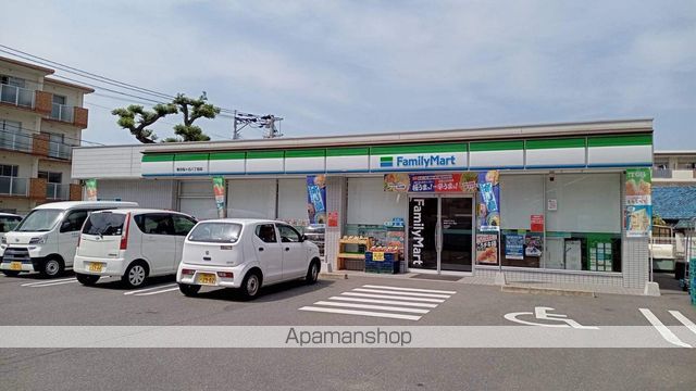コンビニ　ファミリーマート春日桜ヶ丘八丁目店（コンビニ）まで200m