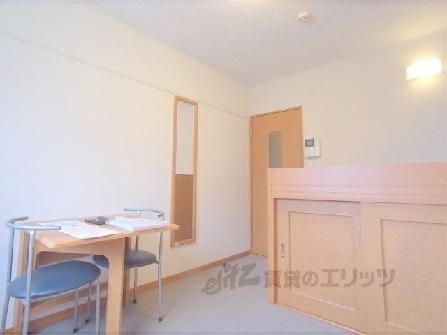 居室・リビング　６．７帖のお部屋です。