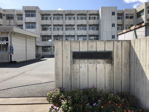 中学校　福崎西中学校（中学校）まで1460m