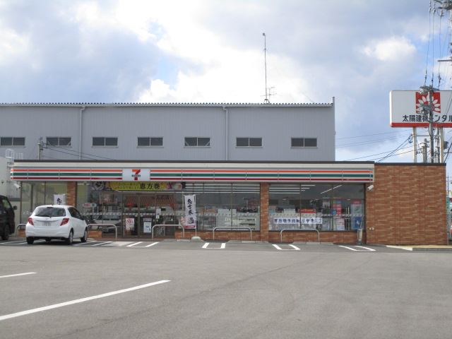 コンビニ　セブンイレブン（コンビニ）まで500m
