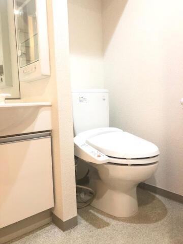 トイレ　※同タイプ参考写真