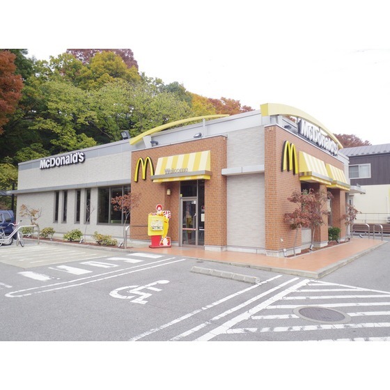 飲食店　マクドナルド３６１伊那店（飲食店）まで2440m