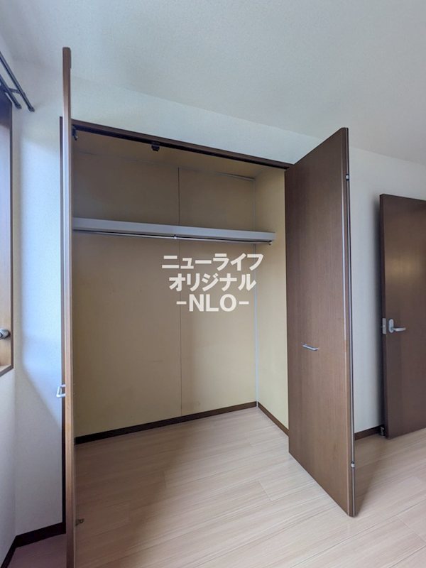 収納　衣類はもちろんたっぷり収納可能なクローゼット