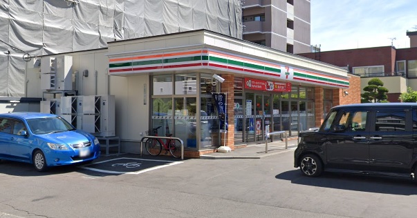 コンビニ　セブンイレブン札幌中央南11条店（コンビニ）まで430m