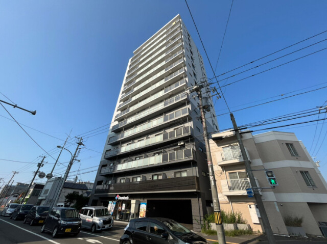 建物外観　札幌市東区北１５条東「アルファスクエア北１５条」