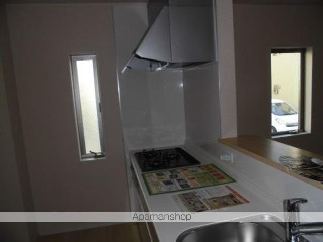 クレイドルガーデン平塚市西真土第3 2号棟のキッチン写真