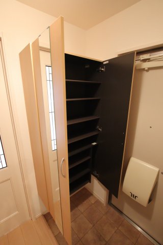 収納　シューズボックス