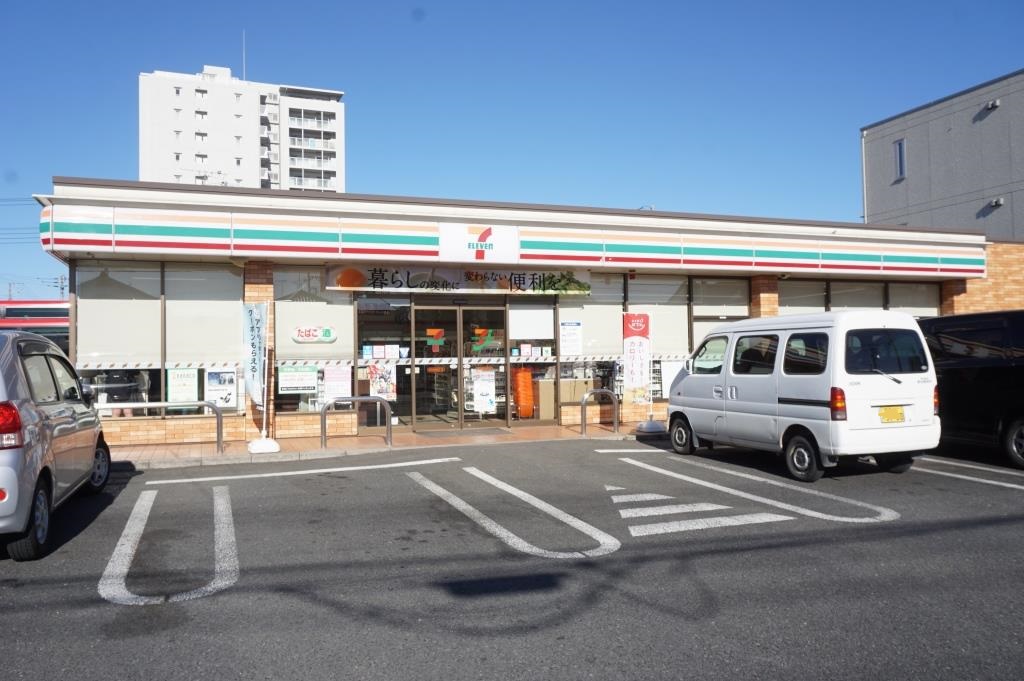 コンビニ　セブンイレブン 野田梅郷駅西口店（コンビニ）まで302m