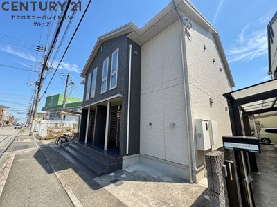 建物外観　敷地内に駐車場付き