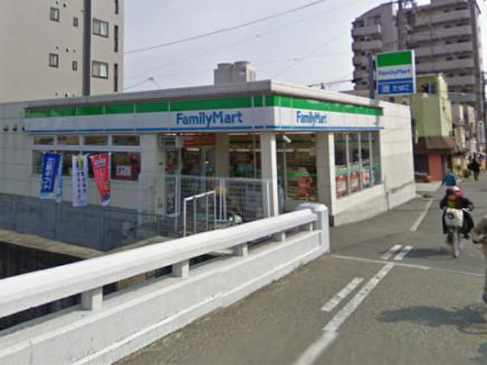 コンビニ　ファミリーマート鴫野橋店（コンビニ）まで700m