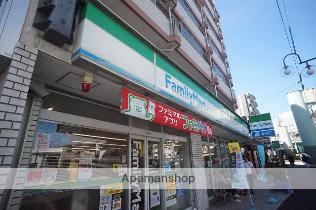 コンビニ　ファミリーマート（コンビニ）まで1118m