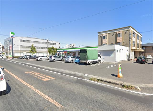 コンビニ　ファミリーマート下中野本町店（コンビニ）まで870m