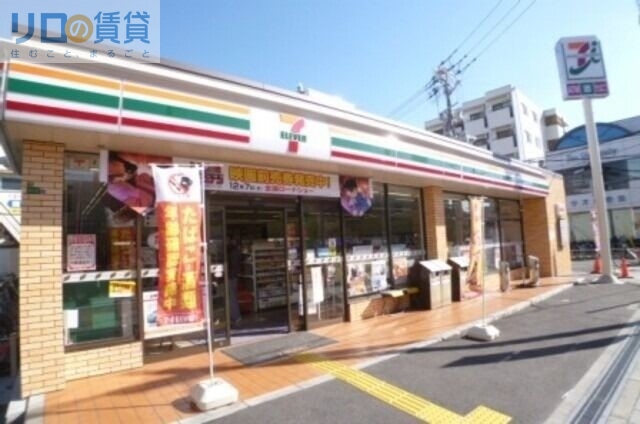 コンビニ　セブンイレブン阪急下新庄駅前店（コンビニ）まで215m