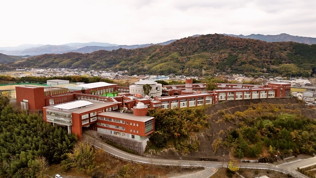 小学校　私立智辯学園和歌山小学校（小学校）まで1048m