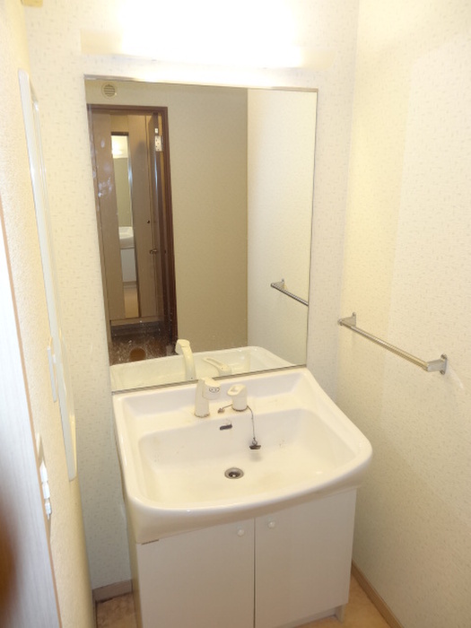 洗面設備　※別のお部屋の写真になります。