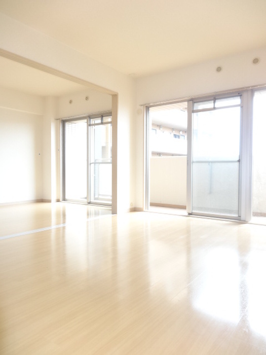 居室・リビング　※別のお部屋の写真になります。