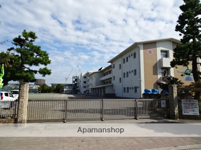 小学校　焼津東小学校（小学校）まで757m