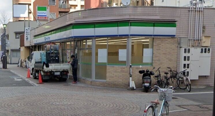 コンビニ　ファミリーマート　岡山柳町店（コンビニ）まで217m