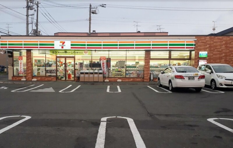 コンビニ　セブンイレブン月寒東5条店（コンビニ）まで417m
