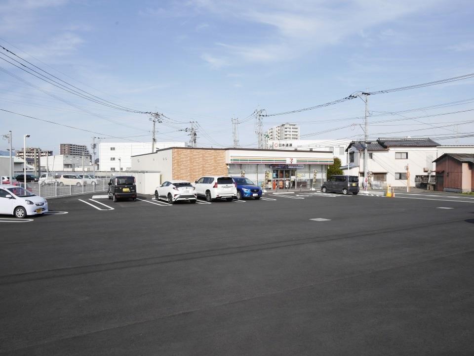コンビニ　セブンイレブン佐賀大財北町店（コンビニ）まで677m
