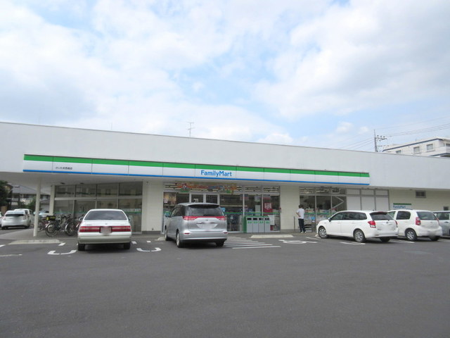 コンビニ　ファミリーマート（コンビニ）まで251m