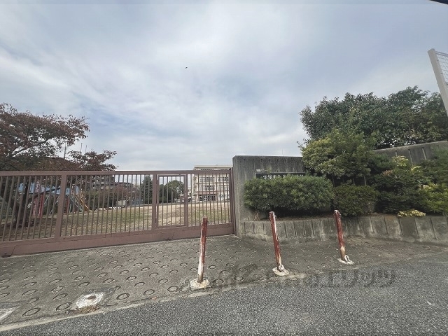 小学校　宝塚市立高司小学校（小学校）まで750m