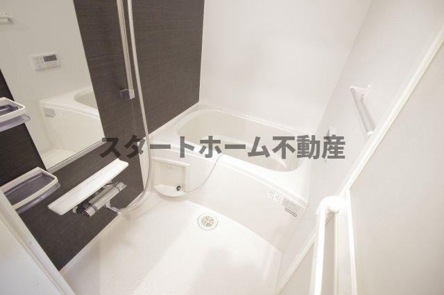 バス・シャワールーム　落ち着いた空間のお風呂です