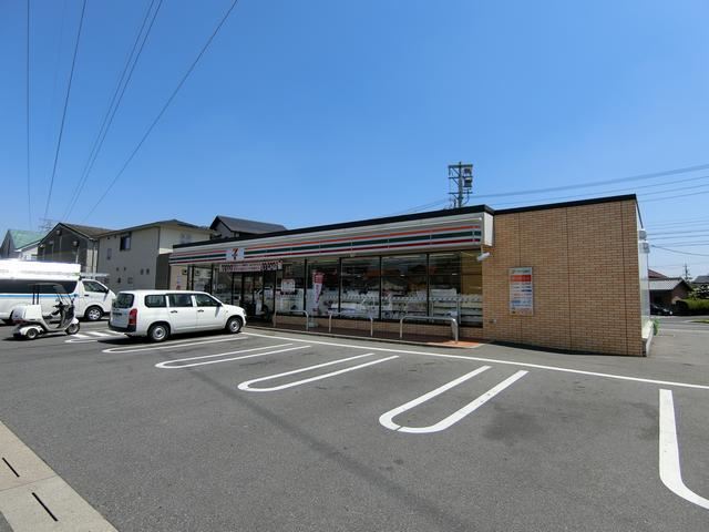 コンビニ　セブンイレブン（コンビニ）まで270m