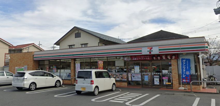 コンビニ　セブンイレブン 甲府住吉3丁目店（コンビニ）まで395m