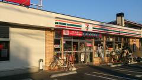 コンビニ　セブンイレブン調布下石原2丁目店（コンビニ）まで400m