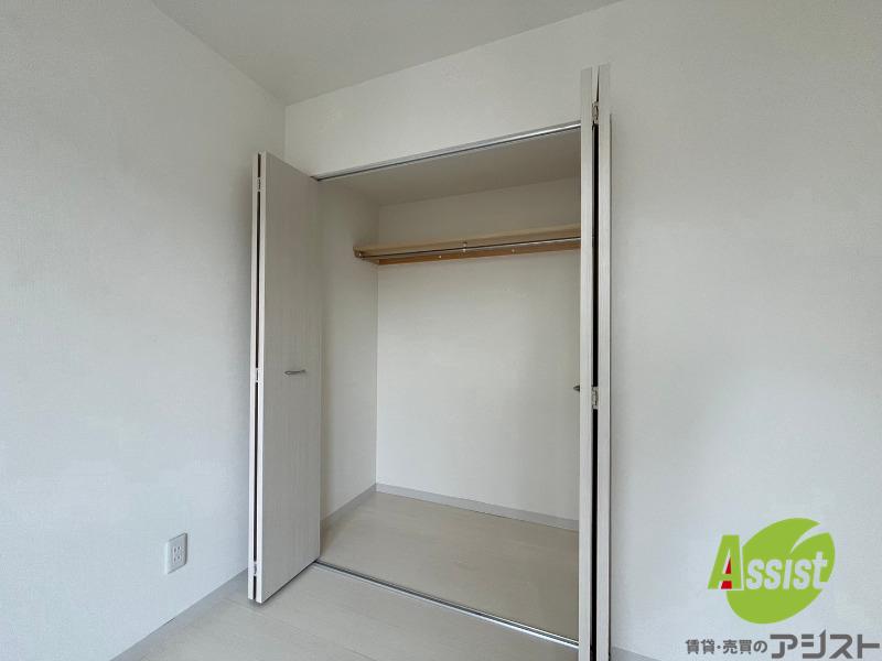 収納　寝室の収納です。部屋がすっきり片付きます。