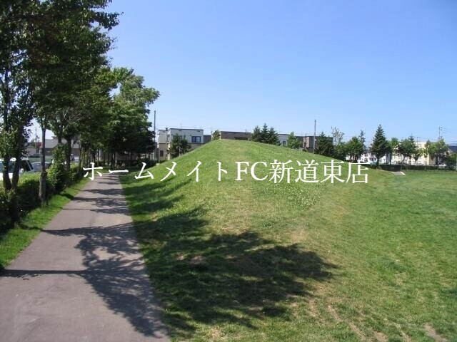 公園　東苗穂公園（公園）まで623m