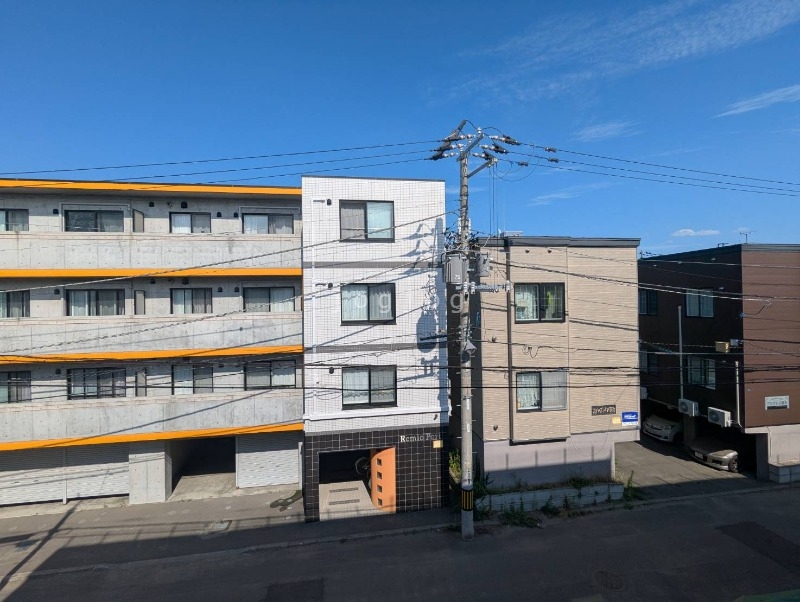眺望　天気の良い日は窓からの景色も綺麗な眺めとなります。