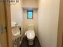 トイレ　温水洗浄便座付きのトイレです♪