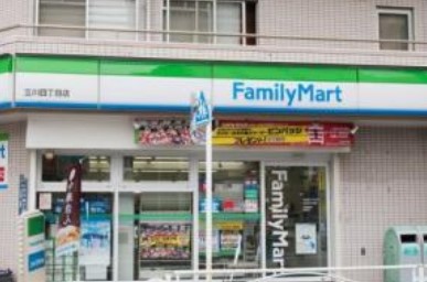コンビニ　ファミリーマート 立川四丁目店（コンビニ）まで158m