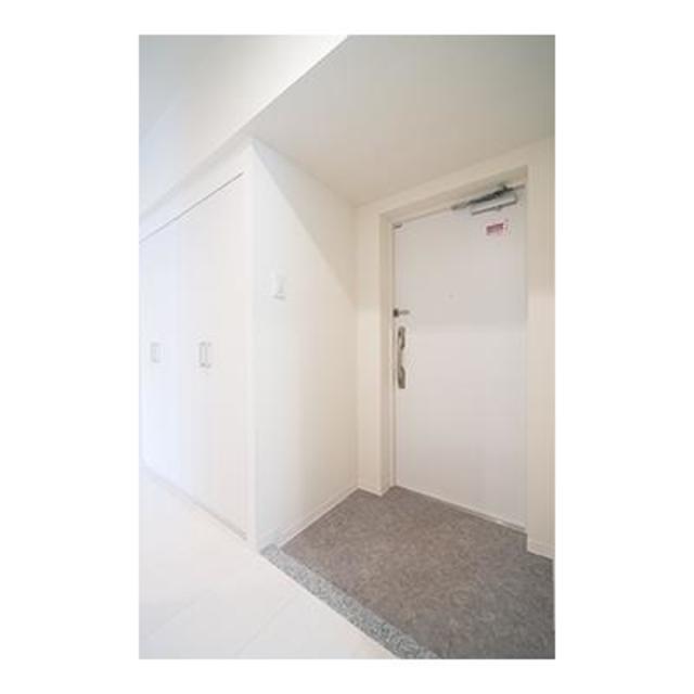 玄関　※写真は同タイプ住戸です。
