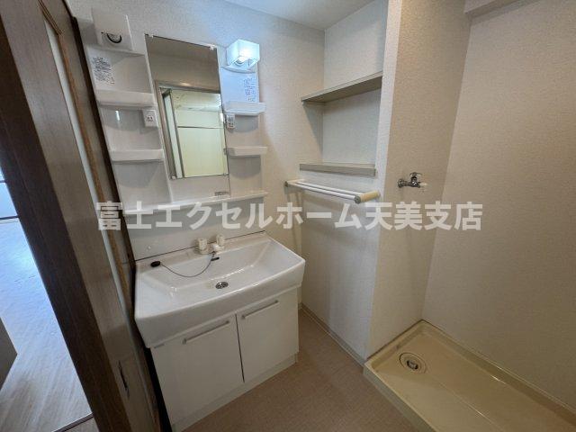 洗面設備　室内洗濯機置場・独立洗面台