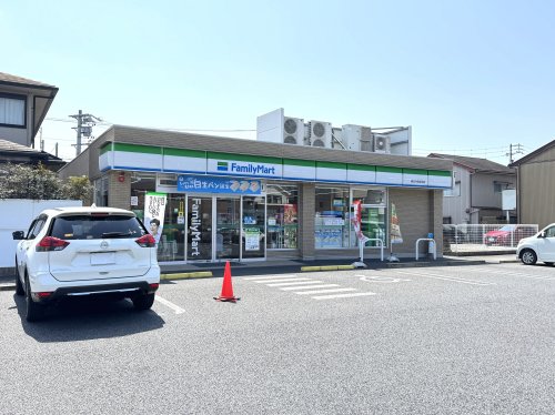 コンビニ　ファミリーマート 弥生町店（コンビニ）まで563m
