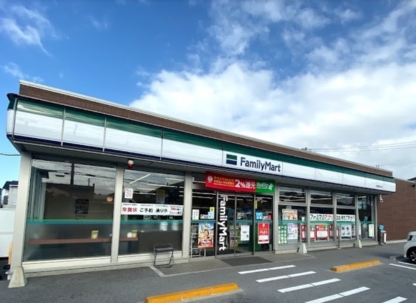 コンビニ　ファミリーマート彦根開出今店（コンビニ）まで582m