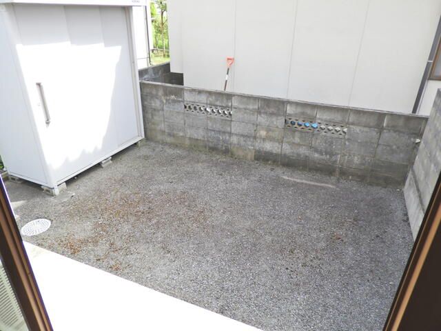 庭　簡単な家庭菜園も楽しめるお庭です