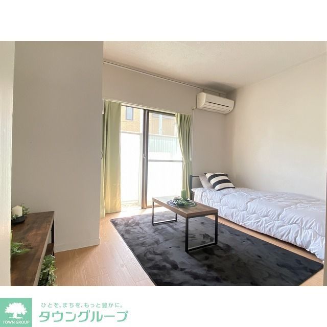 居室・リビング　モデル家具設置中