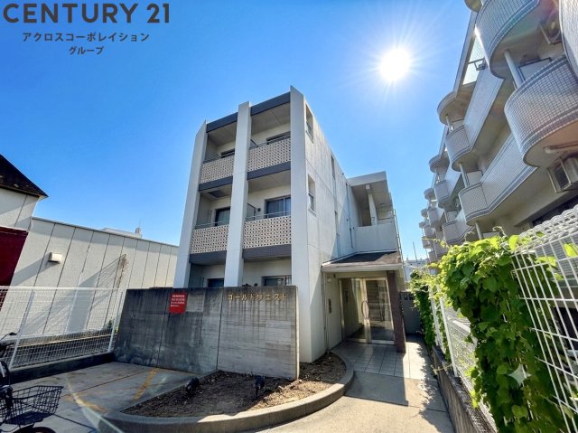 建物外観　オートロックで外部の人間が簡単に出入りできないため安心です。