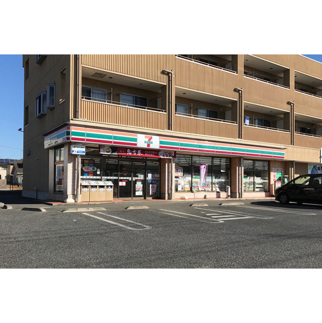 コンビニ　セブンイレブン阿見荒川沖駅東店（コンビニ）まで526m