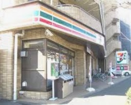 コンビニ　セブンイレブン 練馬春日町6丁目店（コンビニ）まで240m