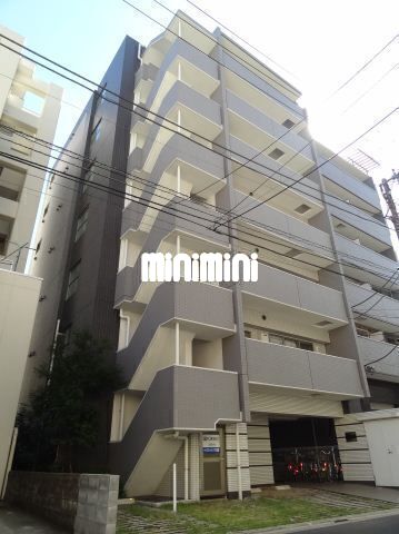 建物外観　７階建てのマンションです