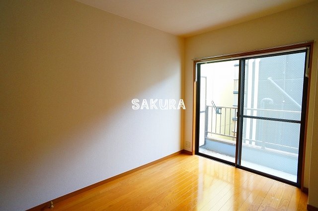 居室・リビング　開放感のあるゆったりとしたお部屋です♪