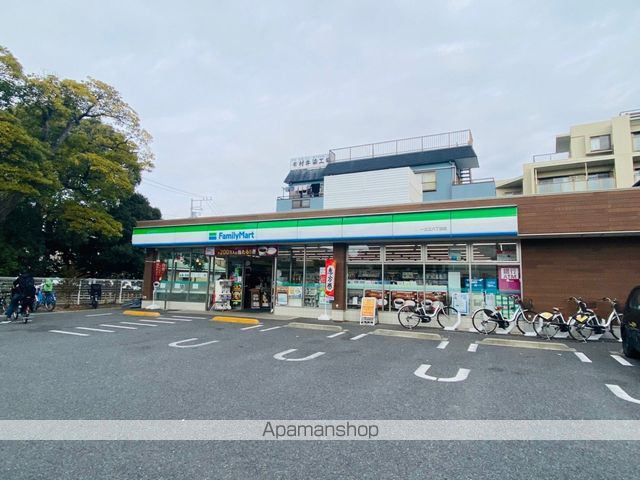 コンビニ　ファミリーマート（コンビニ）まで375m