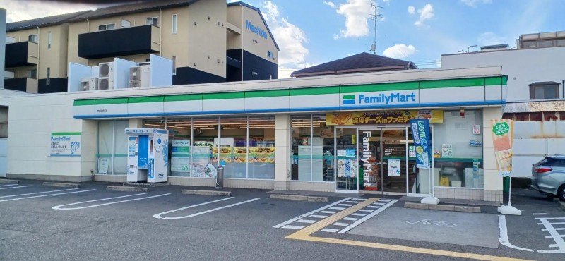 コンビニ　ファミリーマート 堺錦綾町店（コンビニ）まで325m