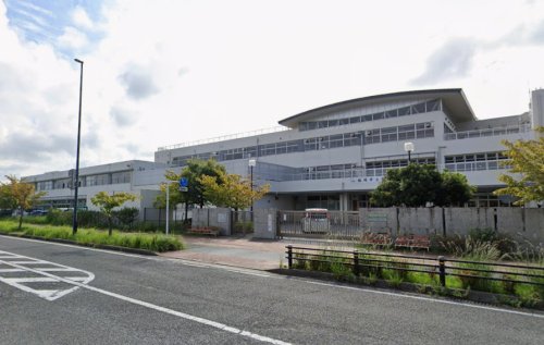 中学校　福岡市立照葉中学校（中学校）まで721m
