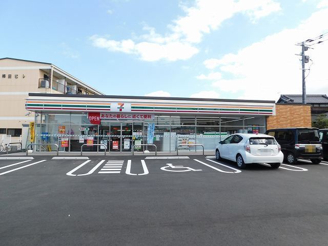 コンビニ　セブンイレブン（コンビニ）まで76m